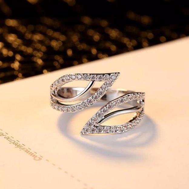 Ivy Leaves CZ Adjustable Ring